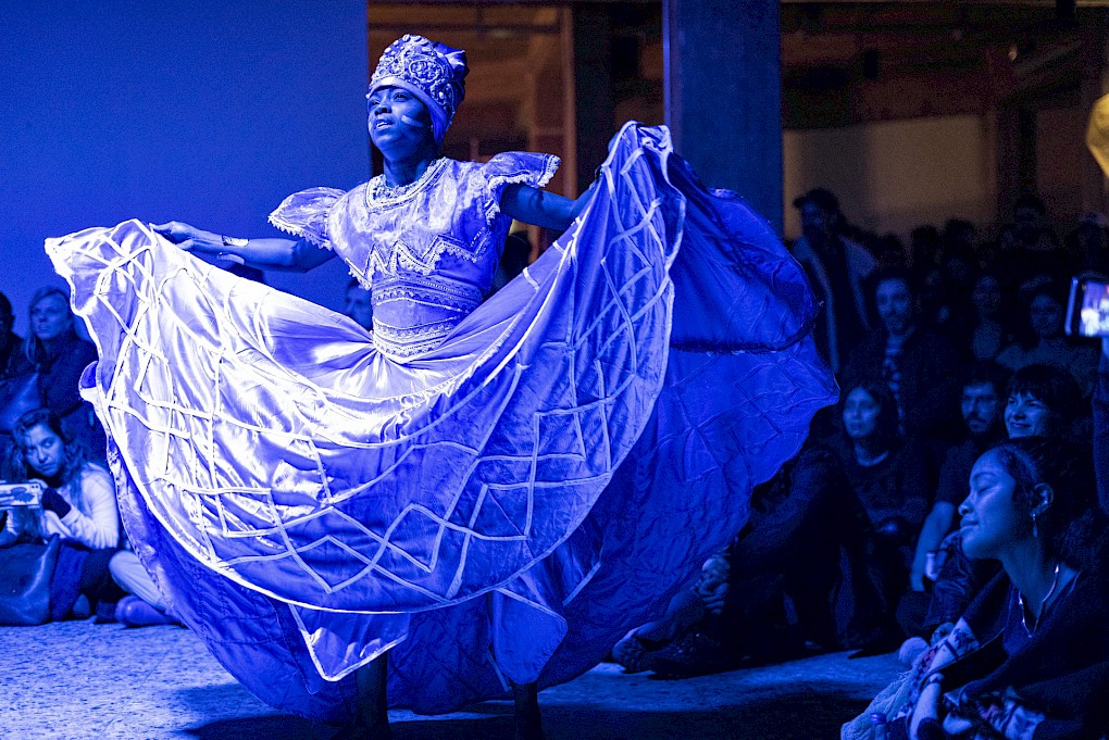 INVOCATIONS mit einem Yoruba-Ritual des Afro-Cuban Ensemble | Photo: Marvin Systermans