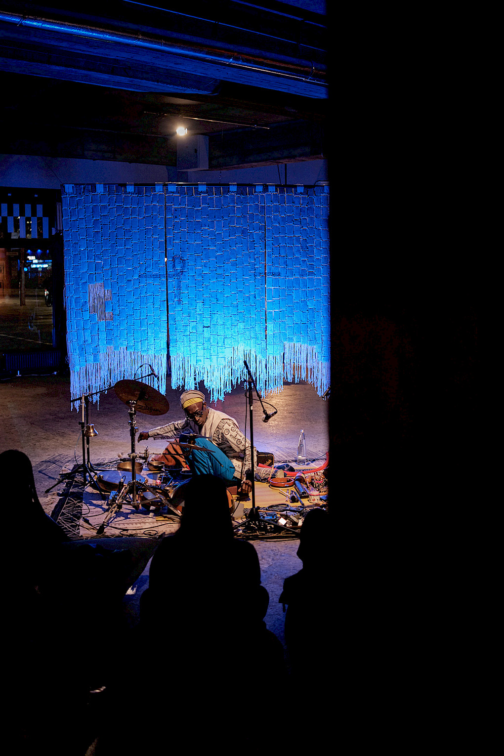 Performance von Dudù Kouate | Foto: Lucas Dietrich