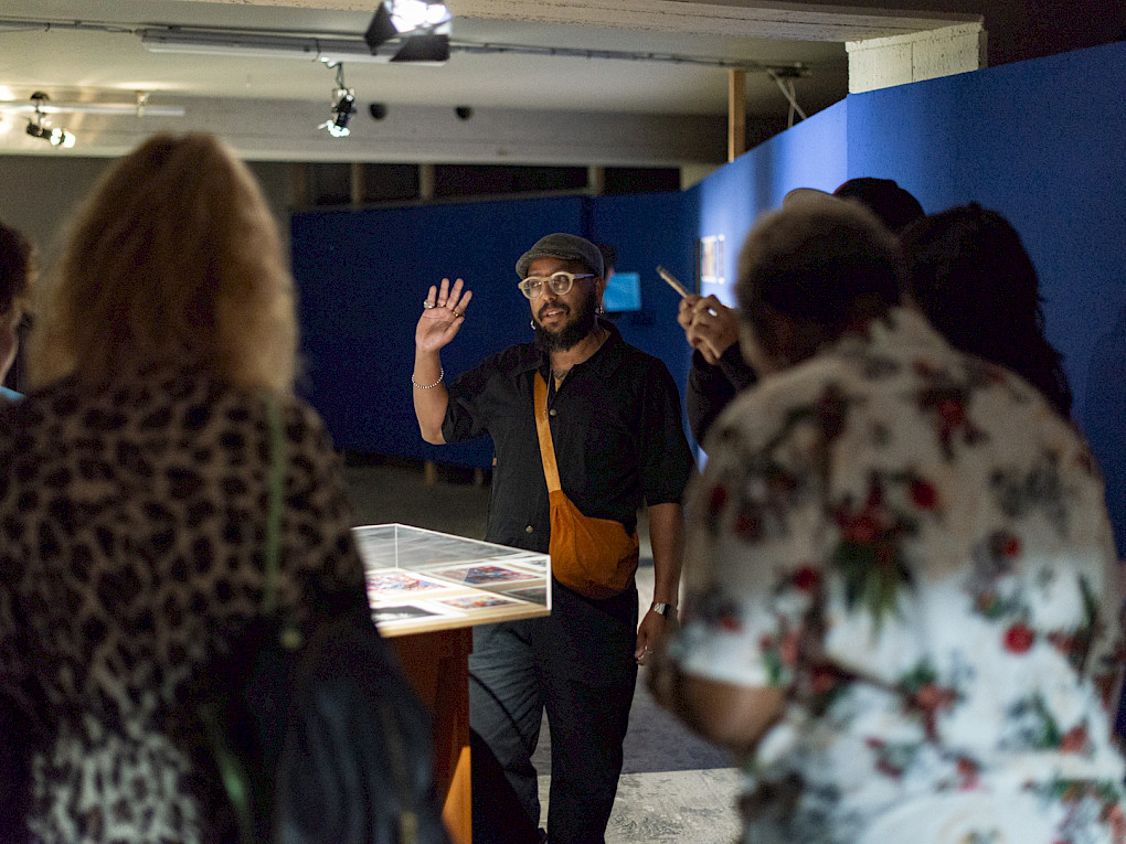 Tour durch die Ausstellung: Rodrigo Zaim | Foto: Marvin Systermans